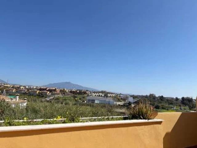 2 soverom Penthouse til salgs i Estepona med garasje - € 299 000 (Ref: 9849804)