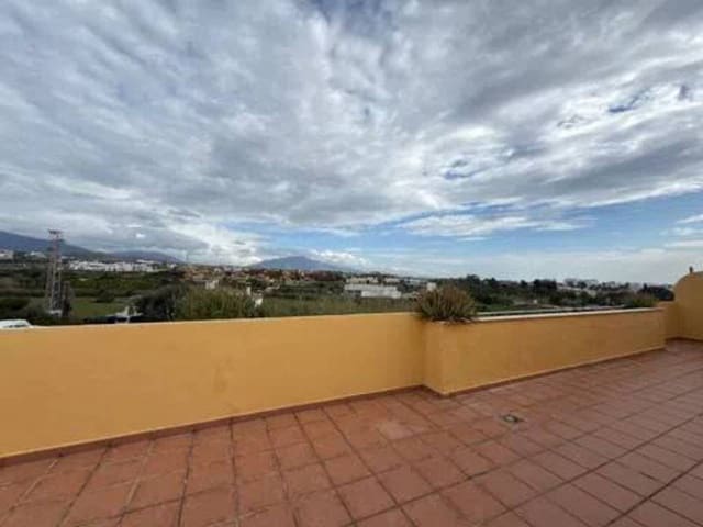 2 soverom Penthouse til salgs i Estepona med garasje - € 299 000 (Ref: 9849804)