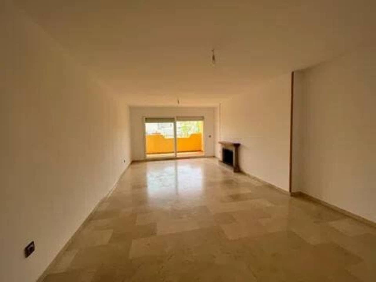 2 chambre Appartement à vendre à Estepona avec piscine garage - 317 000 € (Ref: 9849805)
