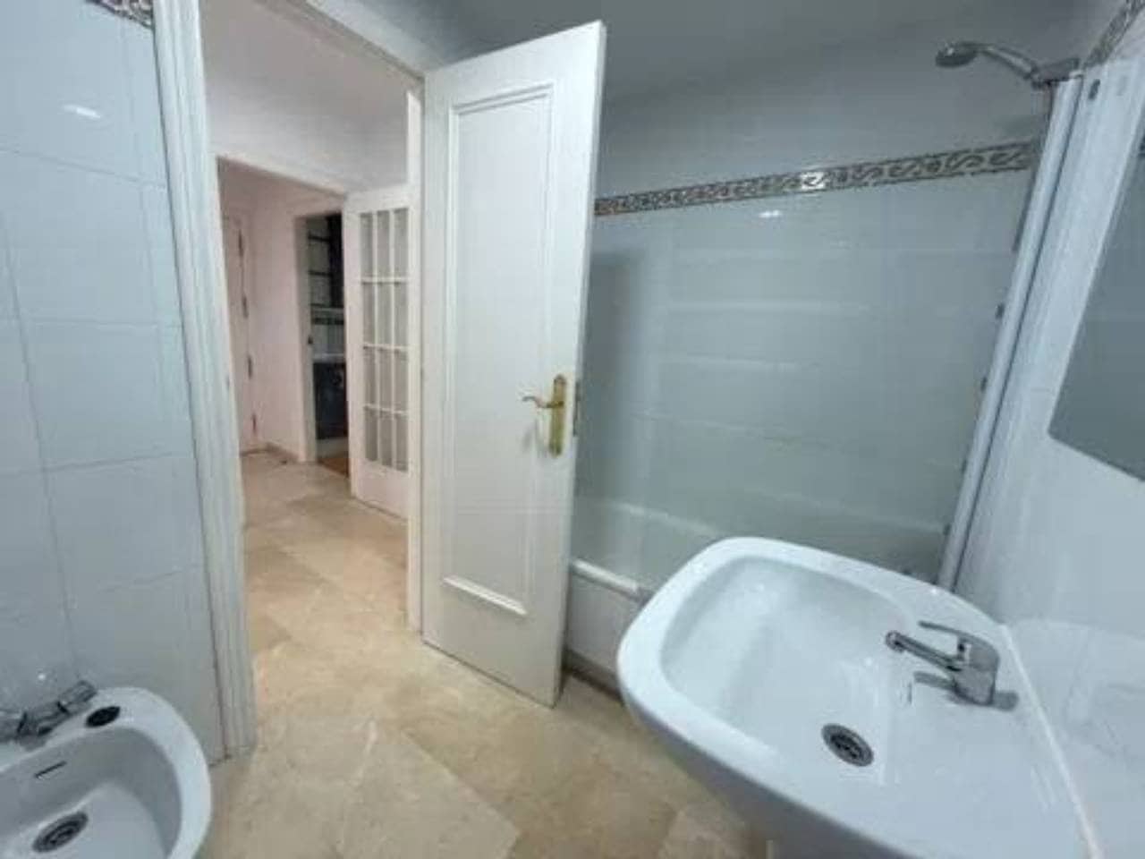 2 chambre Appartement à vendre à Estepona avec piscine garage - 317 000 € (Ref: 9849805)