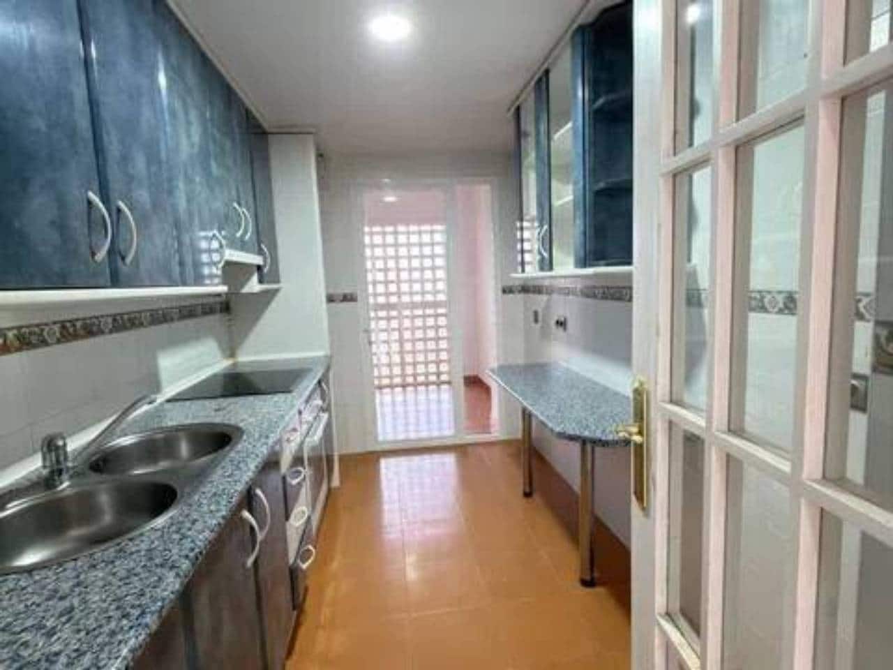 2 chambre Appartement à vendre à Estepona avec piscine garage - 317 000 € (Ref: 9849805)