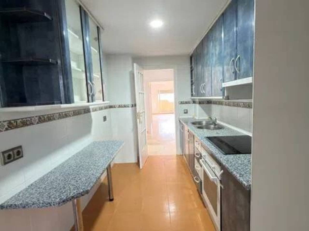 2 chambre Appartement à vendre à Estepona avec piscine garage - 317 000 € (Ref: 9849805)