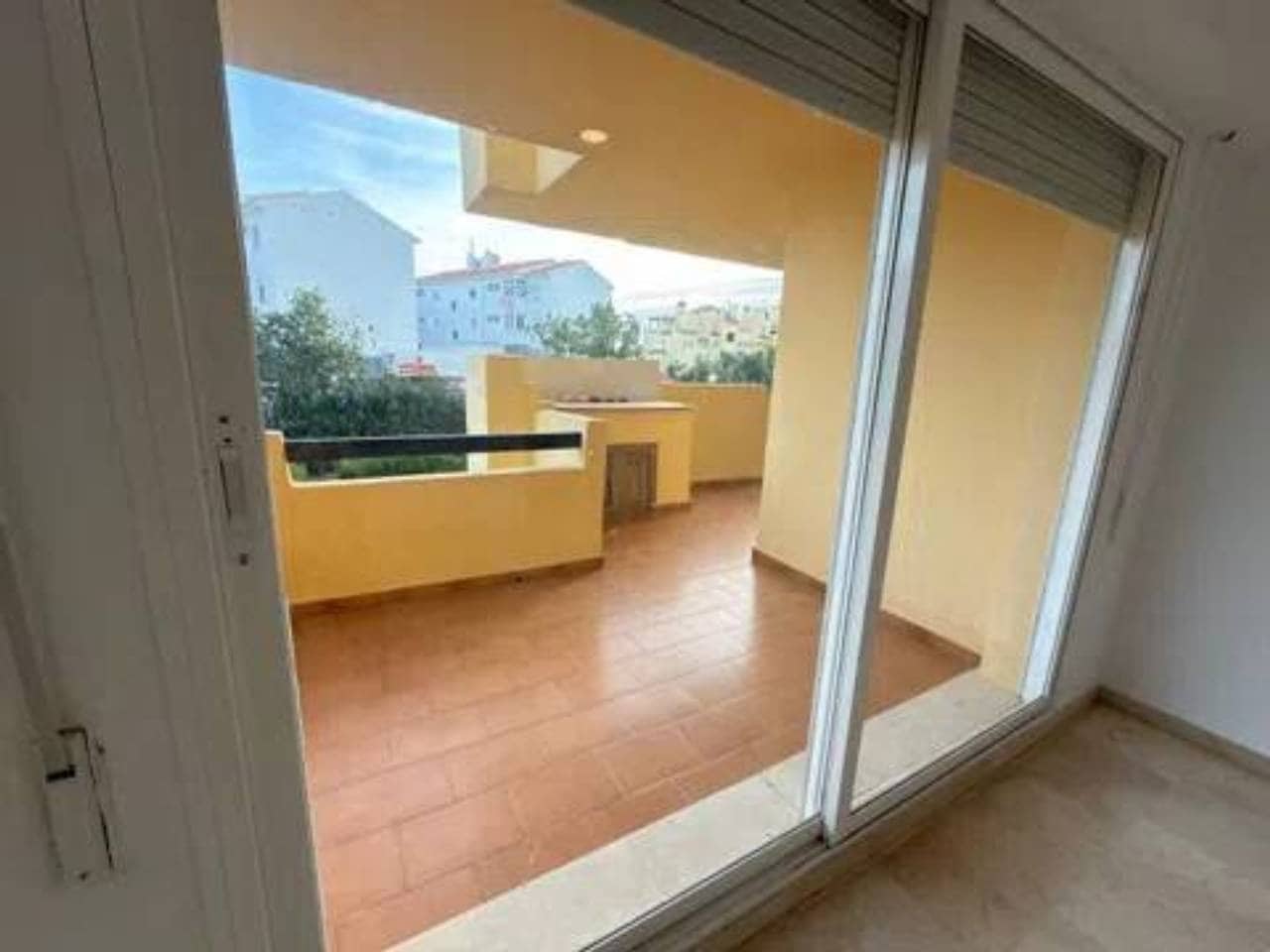 2 chambre Appartement à vendre à Estepona avec piscine garage - 317 000 € (Ref: 9849805)