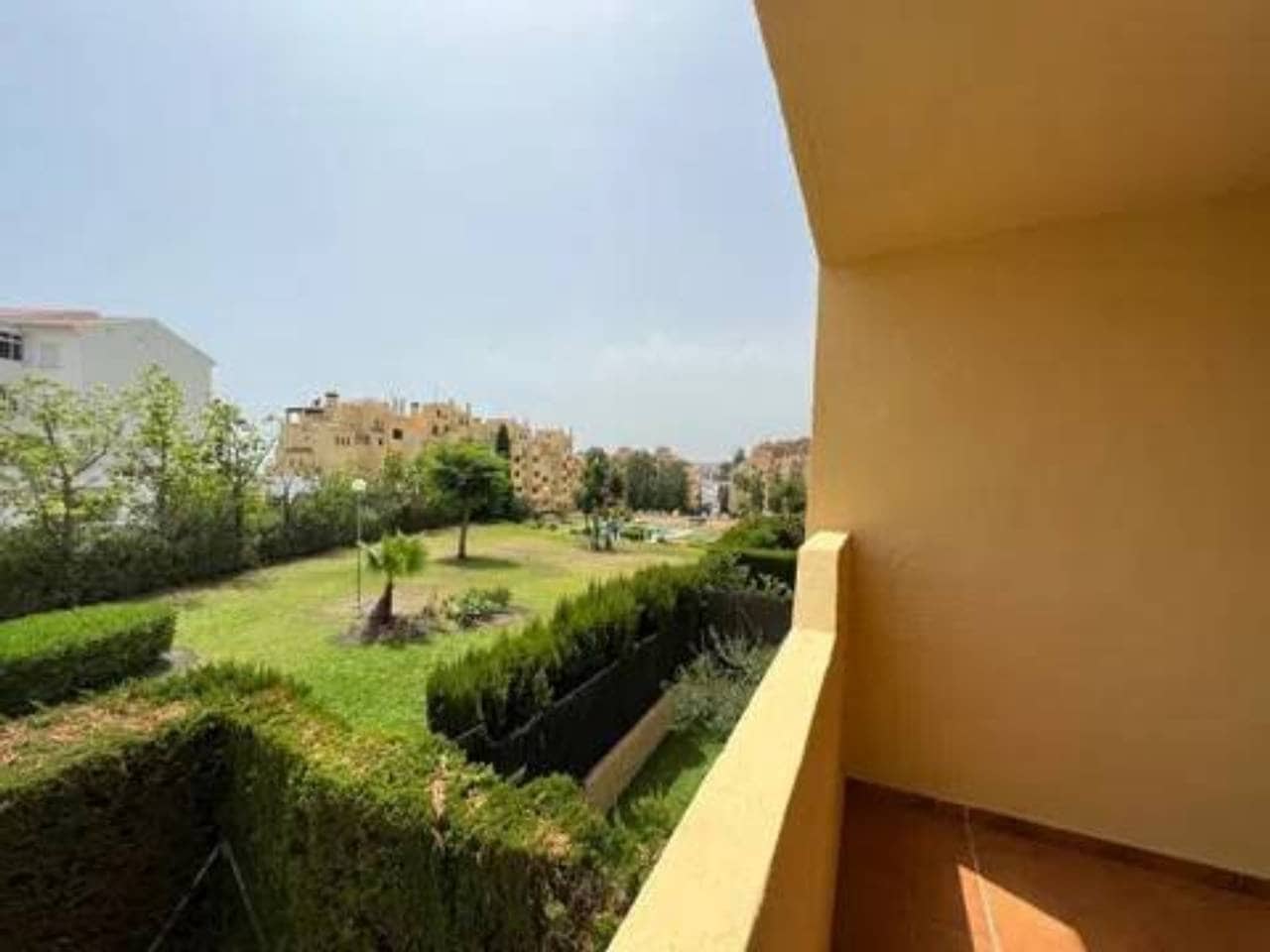 2 chambre Appartement à vendre à Estepona avec piscine garage - 317 000 € (Ref: 9849805)