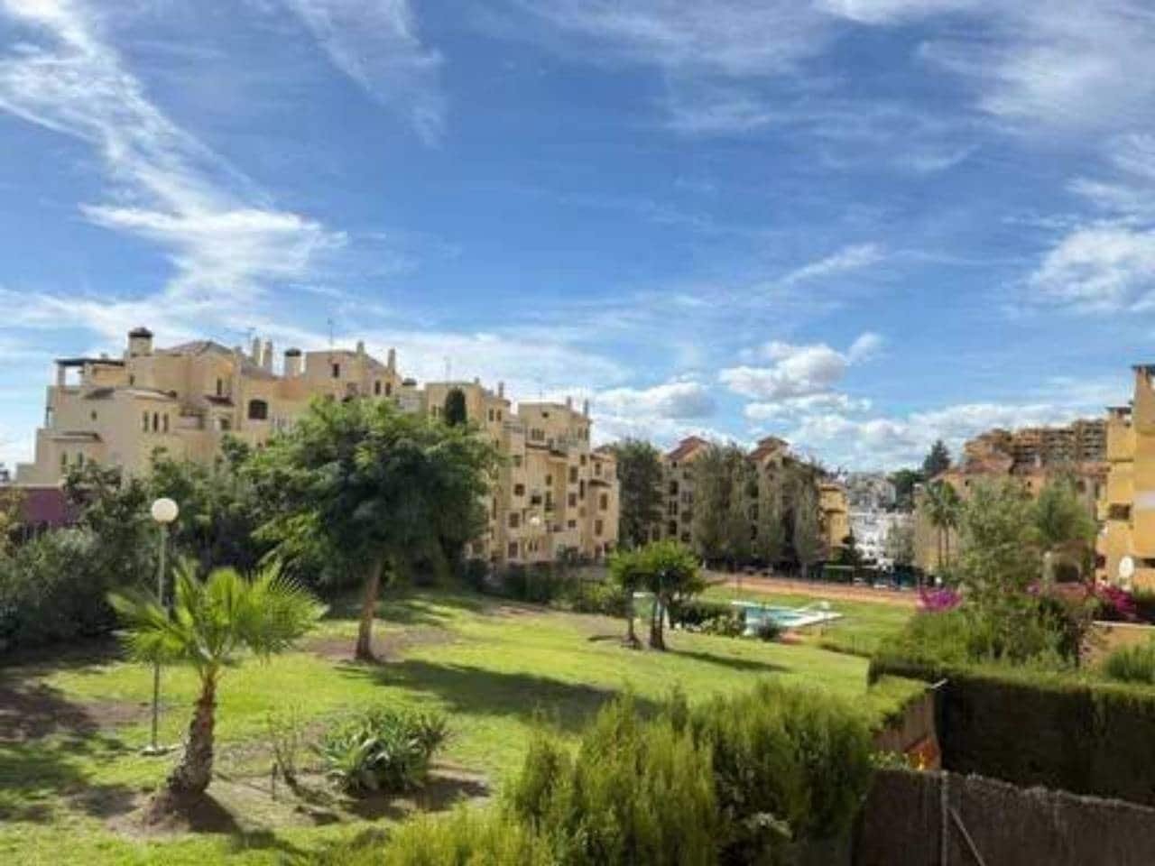 2 chambre Appartement à vendre à Estepona avec piscine garage - 317 000 € (Ref: 9849805)