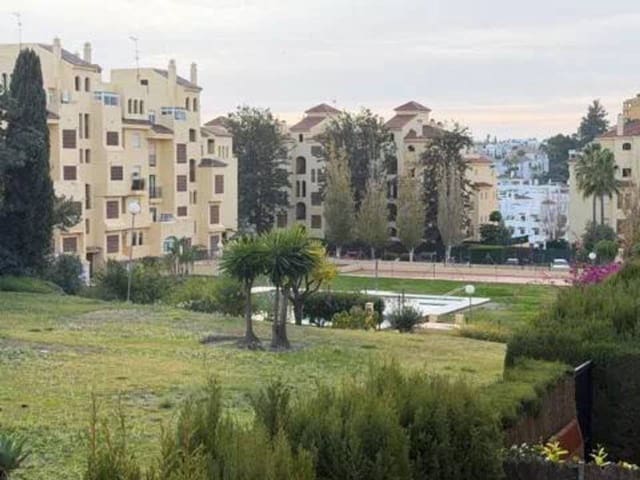 2 soverom Leilighet til salgs i Estepona med svømmebasseng garasje - € 299 000 (Ref: 9849805)