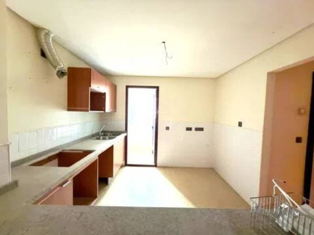 2 Zimmer Wohnung zu verkaufen in Ojen mit Pool Garage - 299.000 € (Ref: 9849806)