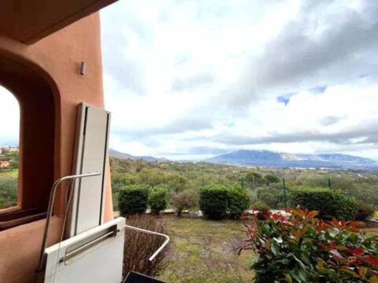 2 Zimmer Wohnung zu verkaufen in Ojen mit Pool Garage - 299.000 € (Ref: 9849806)