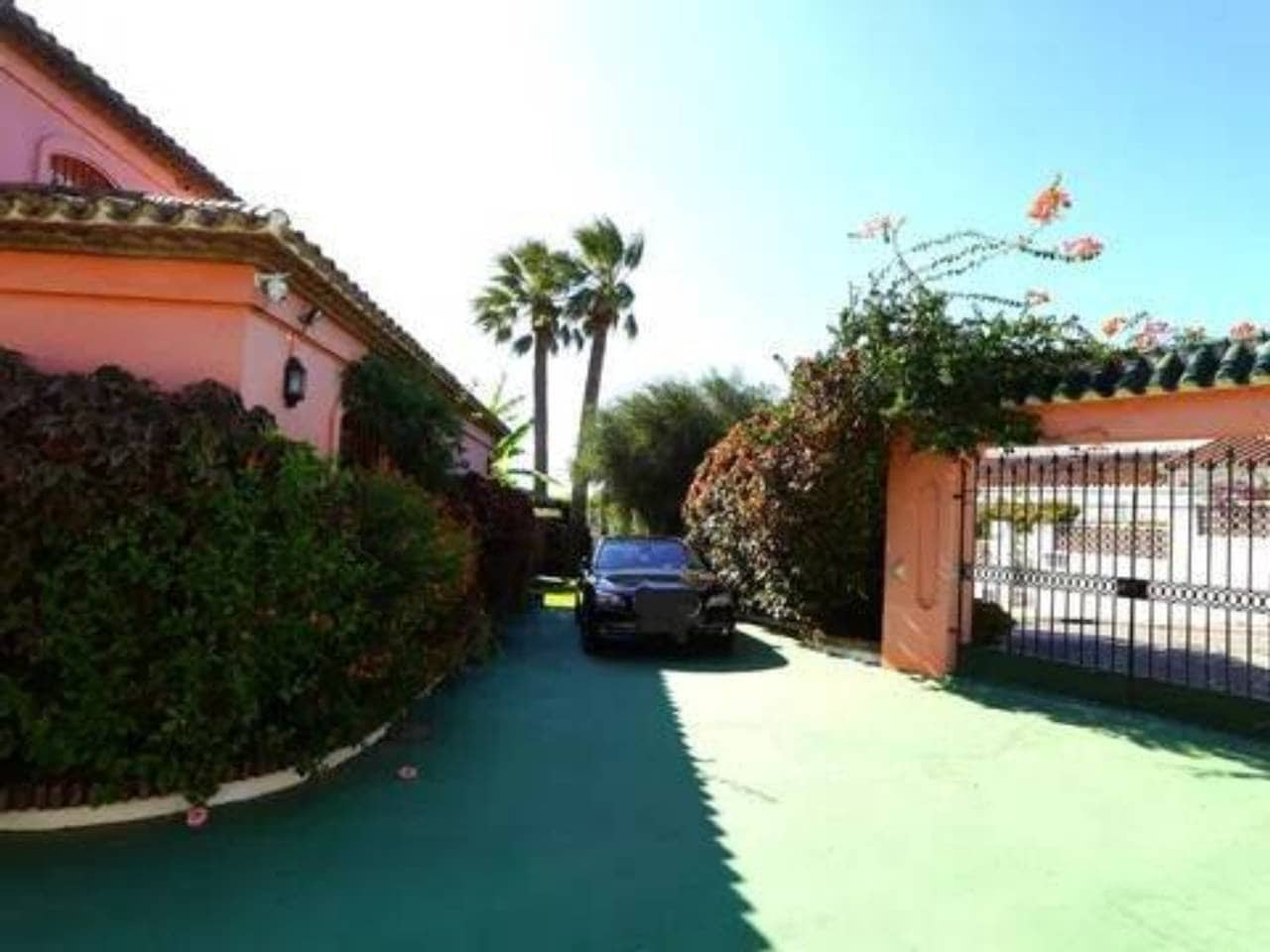 4 soverom Villa til salgs i Torreguadiaro med svømmebasseng - € 1 150 000 (Ref: 9849809)
