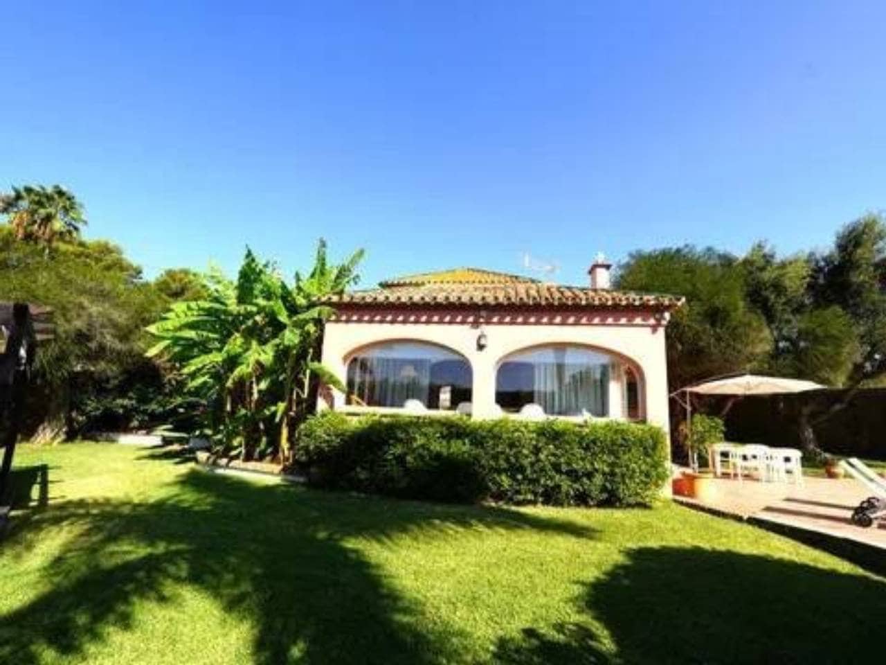 4 soverom Villa til salgs i Torreguadiaro med svømmebasseng - € 1 150 000 (Ref: 9849809)