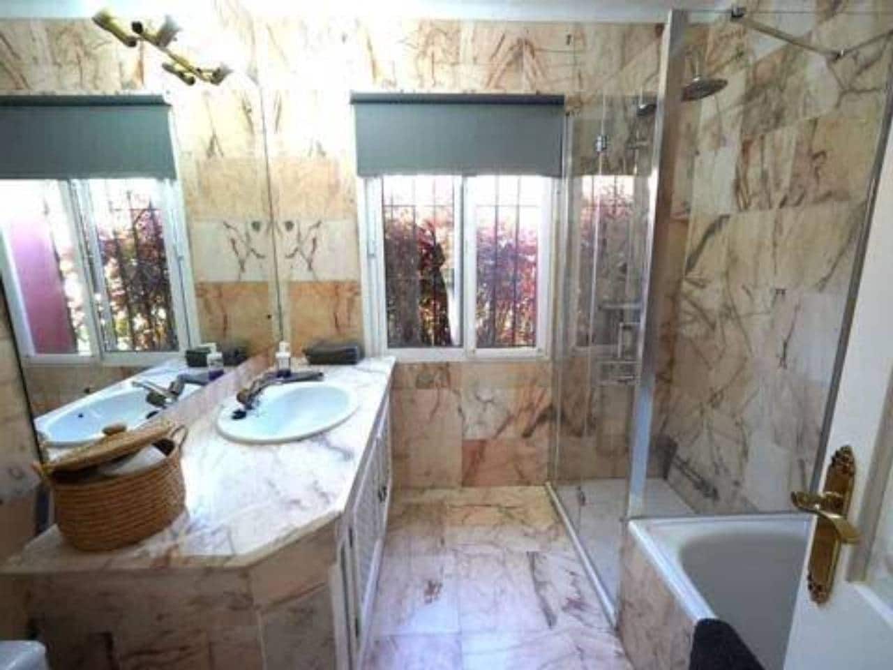 4 soverom Villa til salgs i Torreguadiaro med svømmebasseng - € 1 150 000 (Ref: 9849809)
