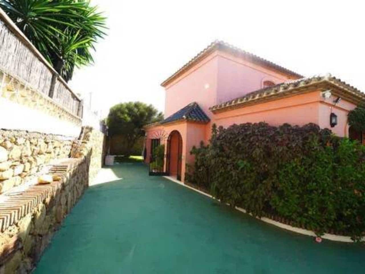 4 soverom Villa til salgs i Torreguadiaro med svømmebasseng - € 1 150 000 (Ref: 9849809)
