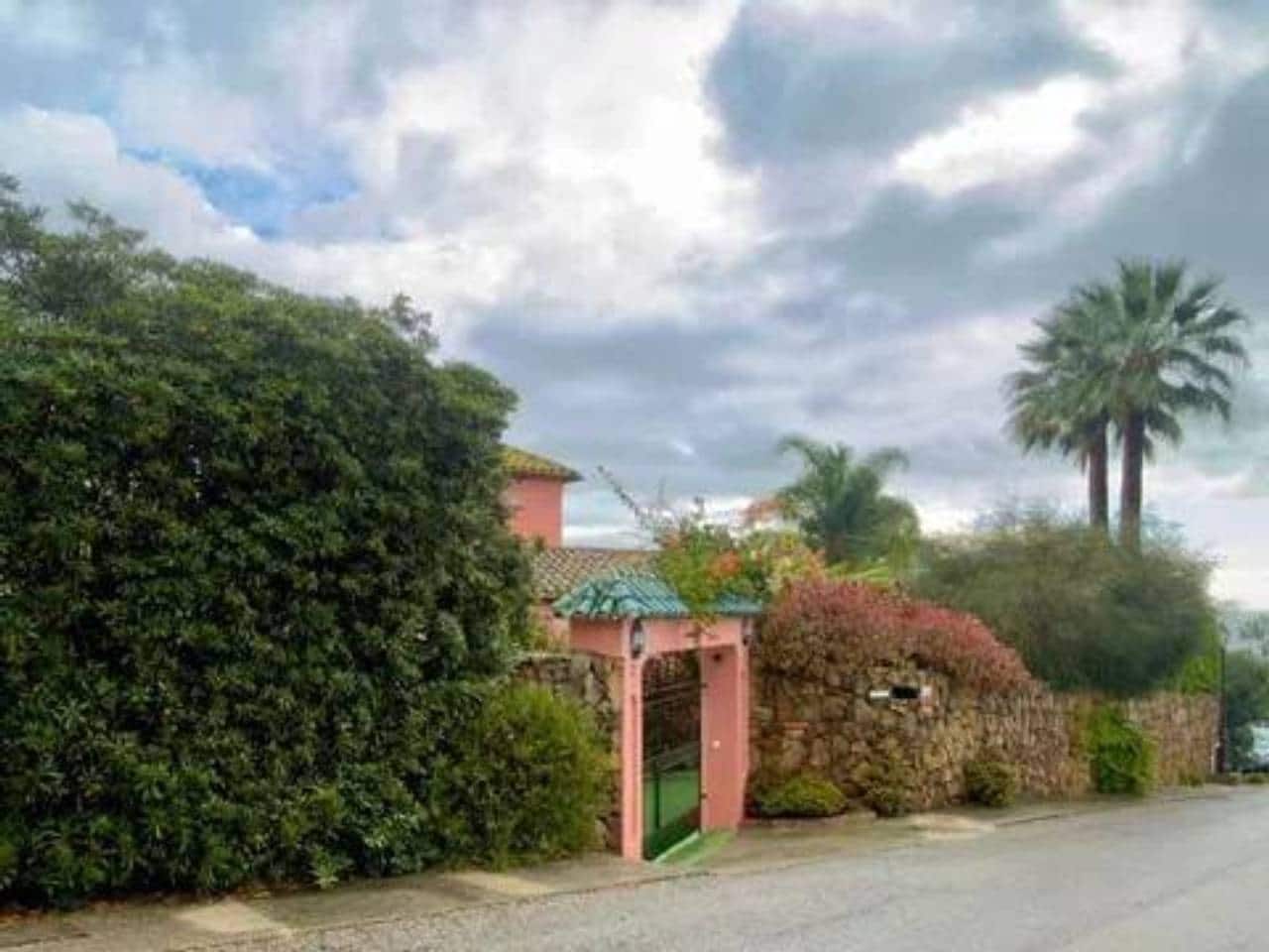 4 soverom Villa til salgs i Torreguadiaro med svømmebasseng - € 1 150 000 (Ref: 9849809)