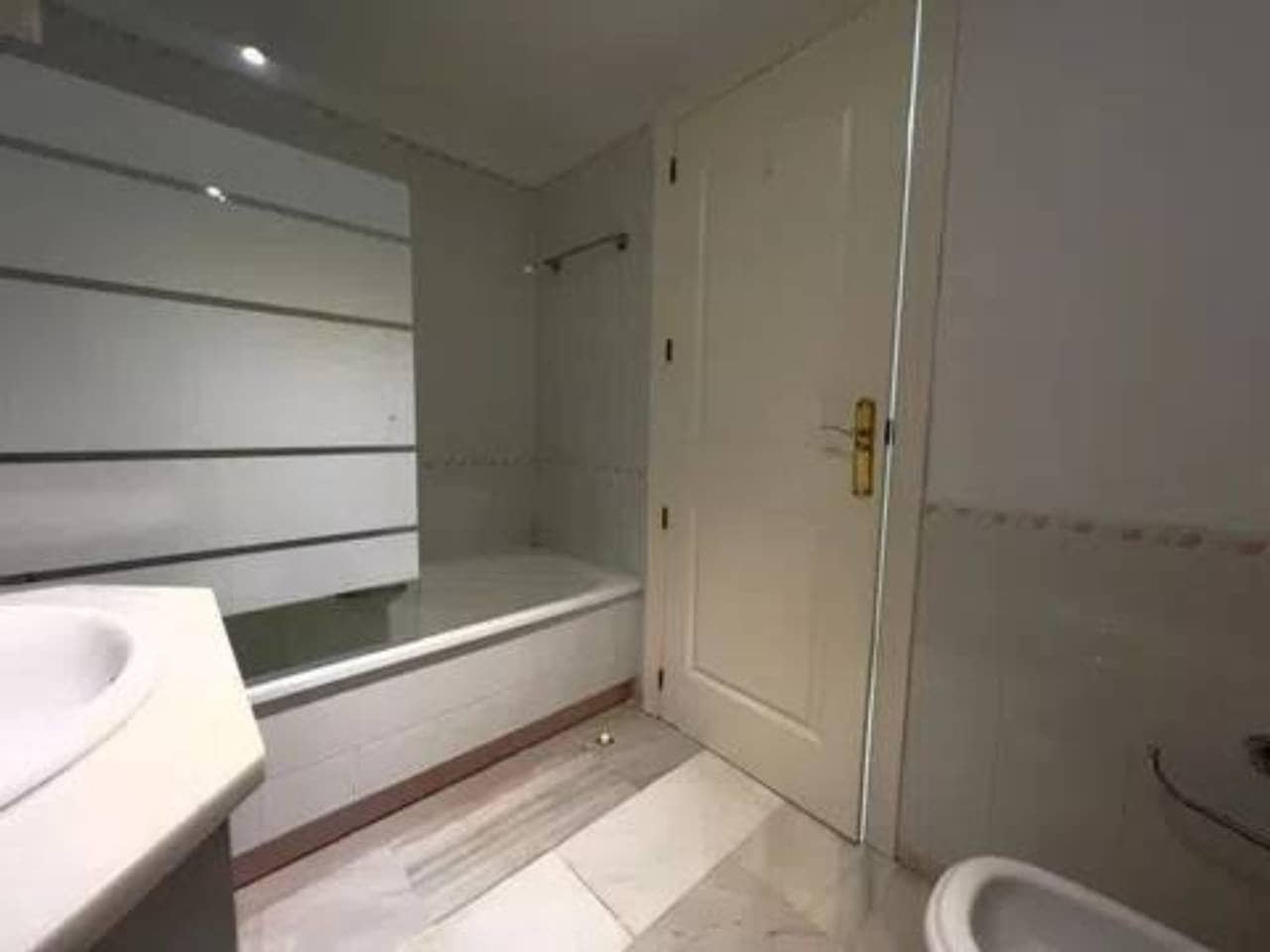 3 soveværelse Lejlighed til salg i Guadalmina med swimmingpool - € 585.000 (Ref: 9849810)