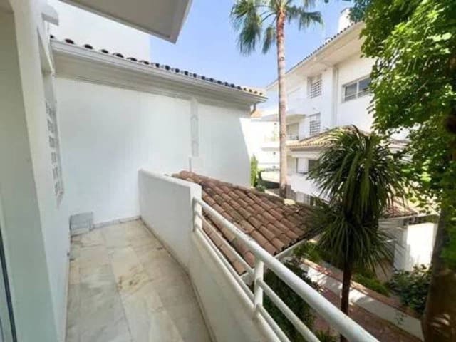 3 soveværelse Lejlighed til salg i Guadalmina, Marbella med swimmingpool - € 585.000 (Ref: 9849810)