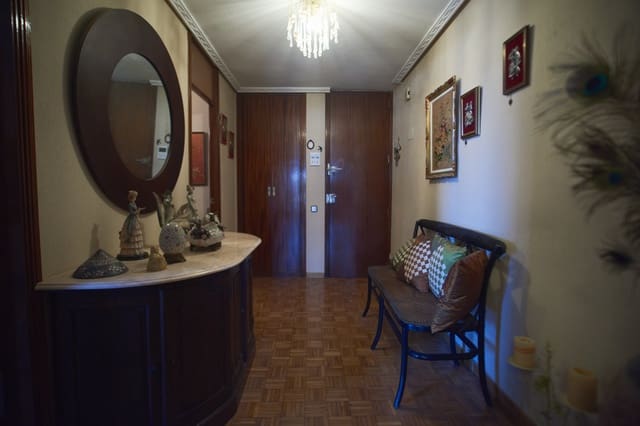 4 soveværelse Lejlighed til salg i Albufereta, Alicante by med swimmingpool garage - € 390.000 (Ref: 10052155)