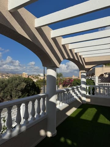 Casa de 3 habitaciones en El Campello en venta con garaje - 550.000 € (Ref: 10062775)