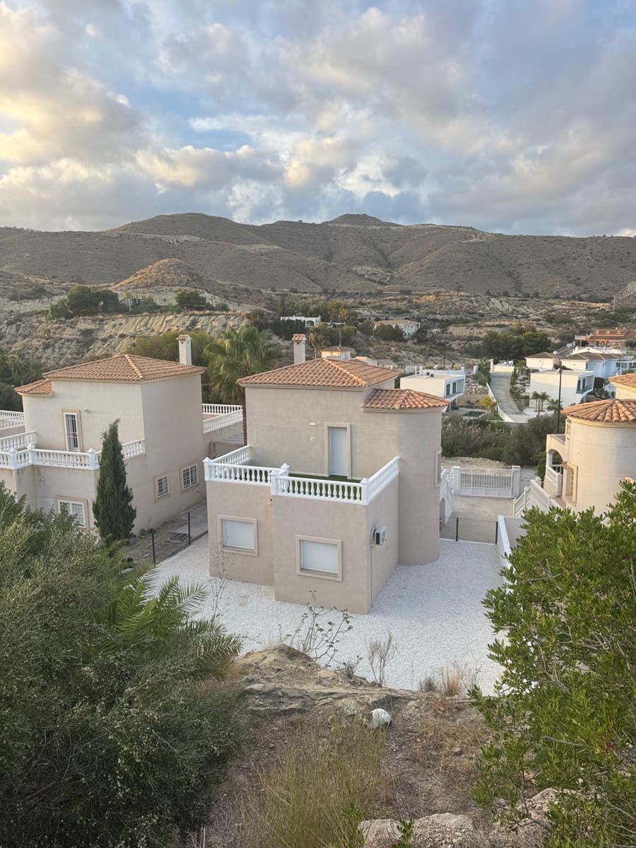 3 sovrum Hus till salu i El Campello med garage - 550 000 € (Ref: 10062775)