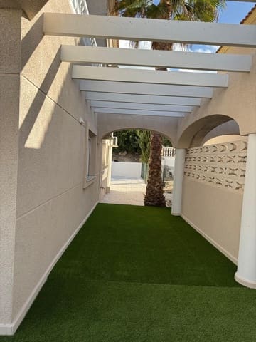 Casa de 3 habitaciones en El Campello en venta con garaje - 550.000 € (Ref: 10062775)