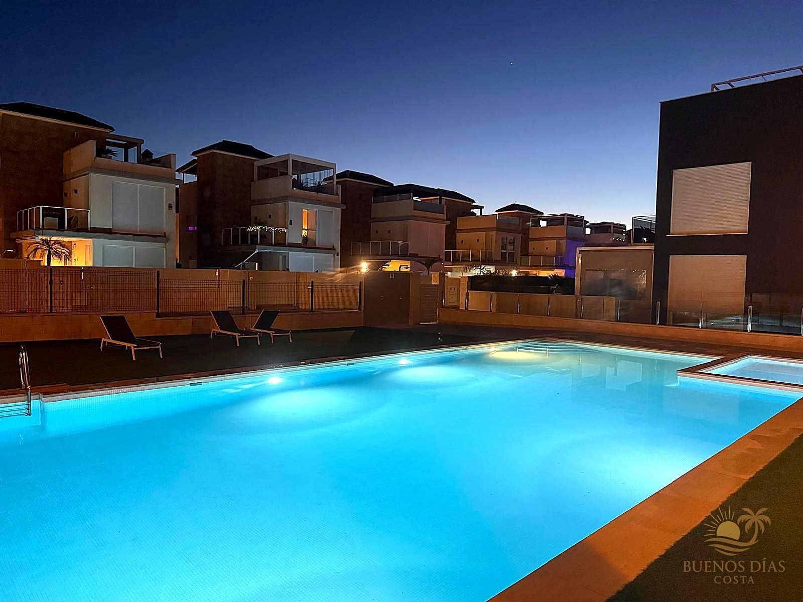 3 slaapkamer Appartement te koop in Torrevieja met zwembad garage - € 314.900 (Ref: 10156887)
