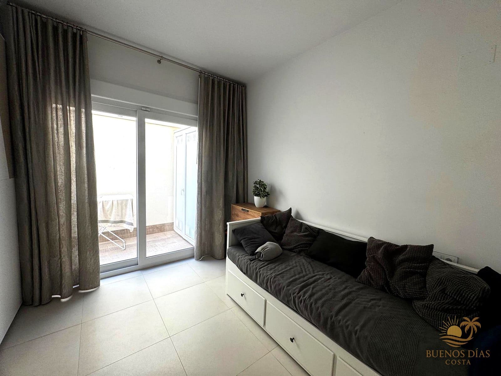 3 slaapkamer Appartement te koop in Torrevieja met zwembad garage - € 314.900 (Ref: 10156887)