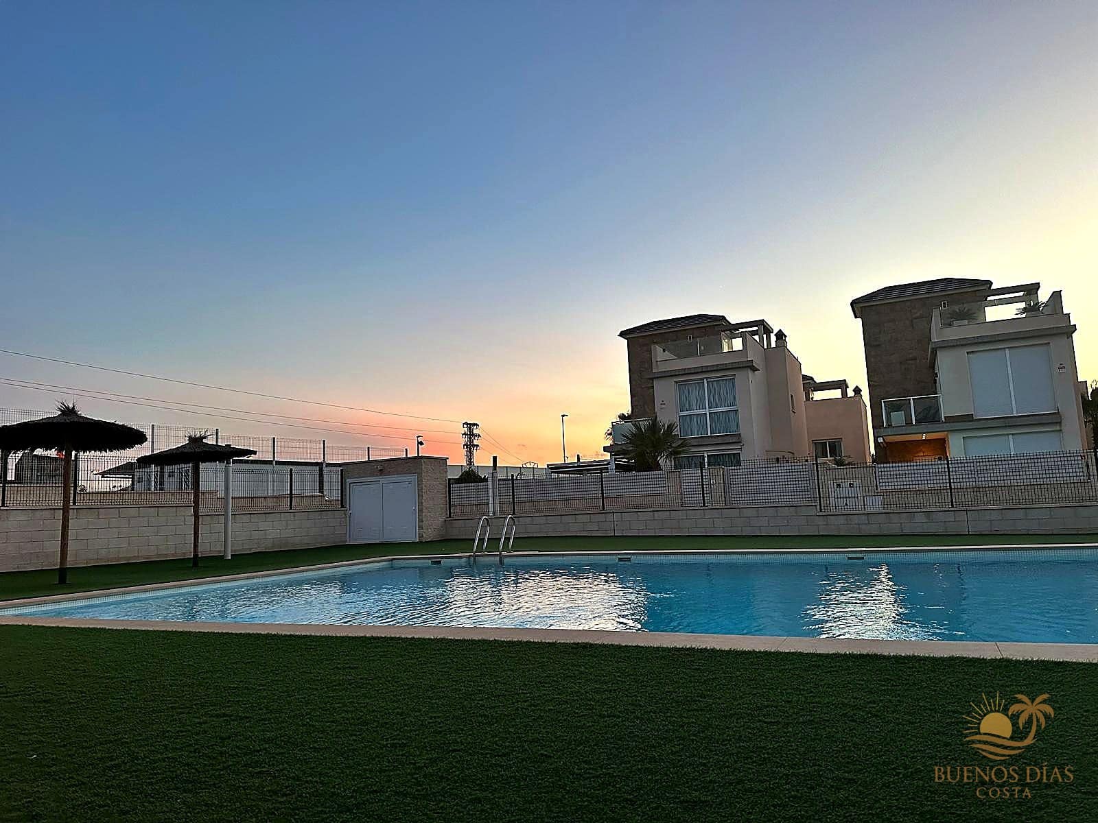 3 slaapkamer Appartement te koop in Torrevieja met zwembad garage - € 314.900 (Ref: 10156887)