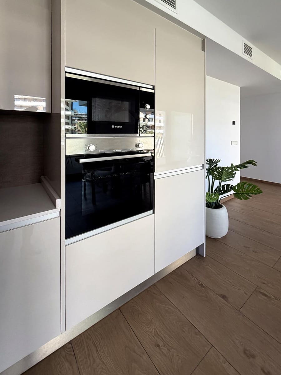 2 bedroom Flat for sale in La Villajoyosa / Vila Joiosa with pool garage - € 479,000 (Ref: 10183309)