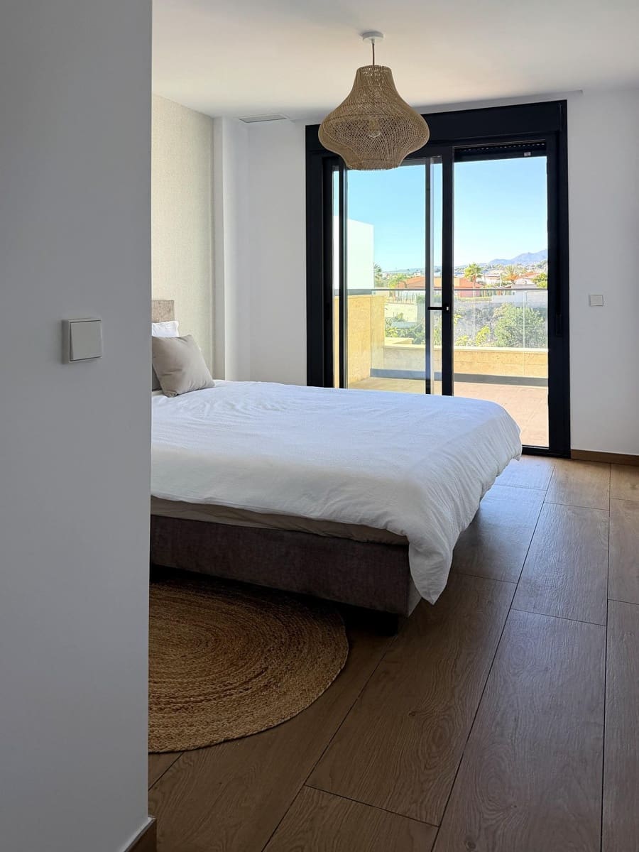 2 bedroom Flat for sale in La Villajoyosa / Vila Joiosa with pool garage - € 479,000 (Ref: 10183309)