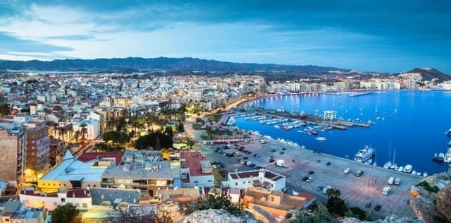 4 quarto Moradia para venda em Las Majadas - Las Molinetas - Labradorcico, Aguilas com piscina garagem - 399 000 € (Ref: 9852065)