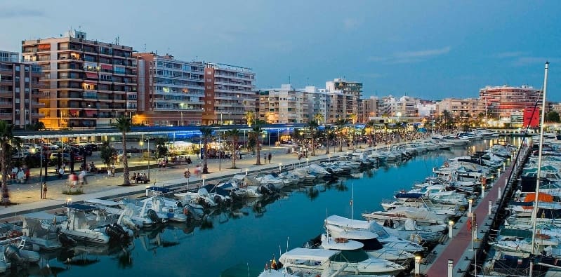 2 quarto Apartamento para venda em Santa Pola com piscina - 290 000 € (Ref: 9852983)