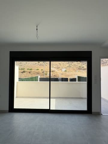 Chalet de 2 habitaciones en Cox en venta con piscina garaje - 279.000 € (Ref: 9854543)