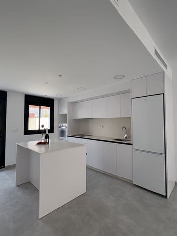 Chalet de 2 habitaciones en Cox en venta con piscina garaje - 279.000 € (Ref: 9854543)