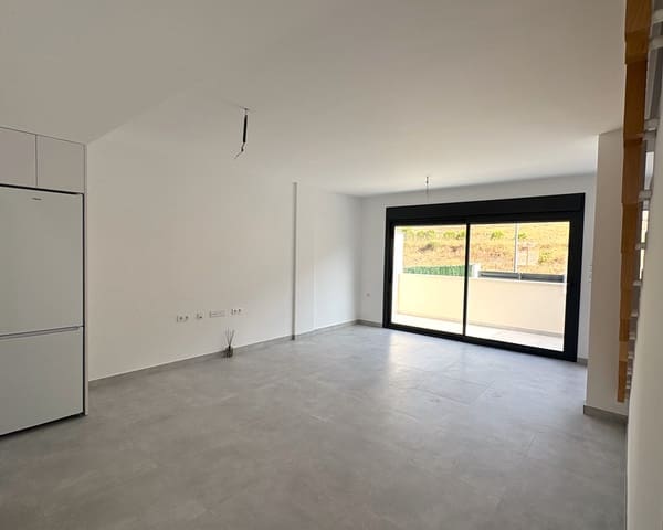 2 soverom Villa til salgs i Cox med svømmebasseng garasje - € 279 000 (Ref: 9854543)