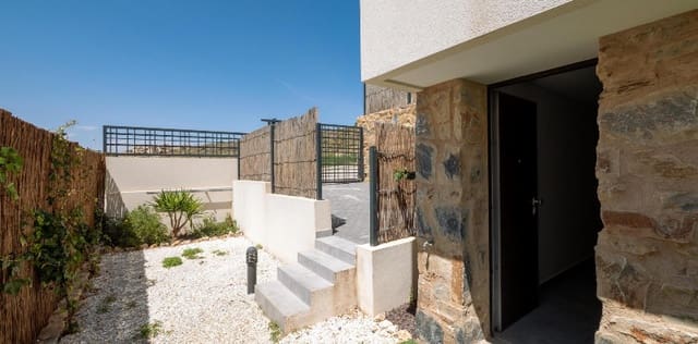 4 bedroom Villa for sale in Algorfa with pool garage - € 669,000 (Ref: 9873971)