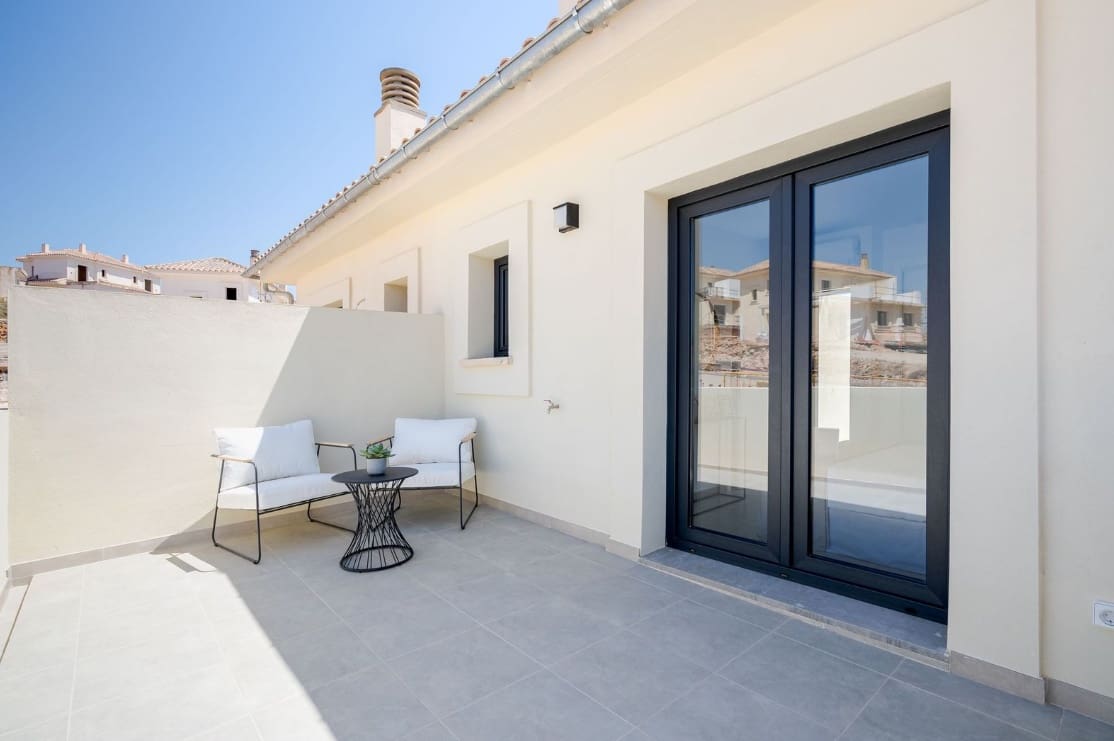 2 soverom Villa til salgs i Palma de Mallorca med svømmebasseng garasje - € 399 000 (Ref: 9877168)