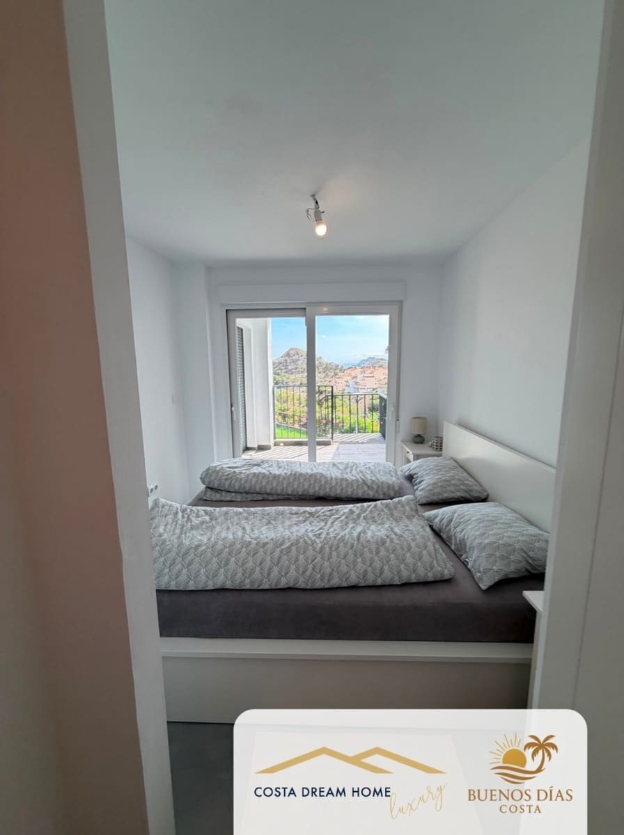2 soveværelse Rækkehus til salg i Montiboli med swimmingpool garage - € 523.000 (Ref: 9944605)