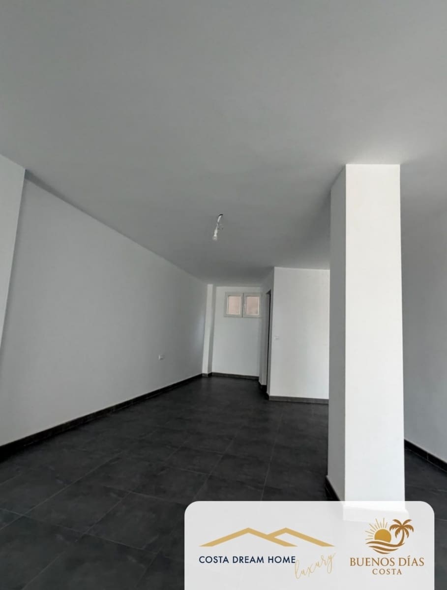 2 soveværelse Rækkehus til salg i Montiboli med swimmingpool garage - € 523.000 (Ref: 9944605)