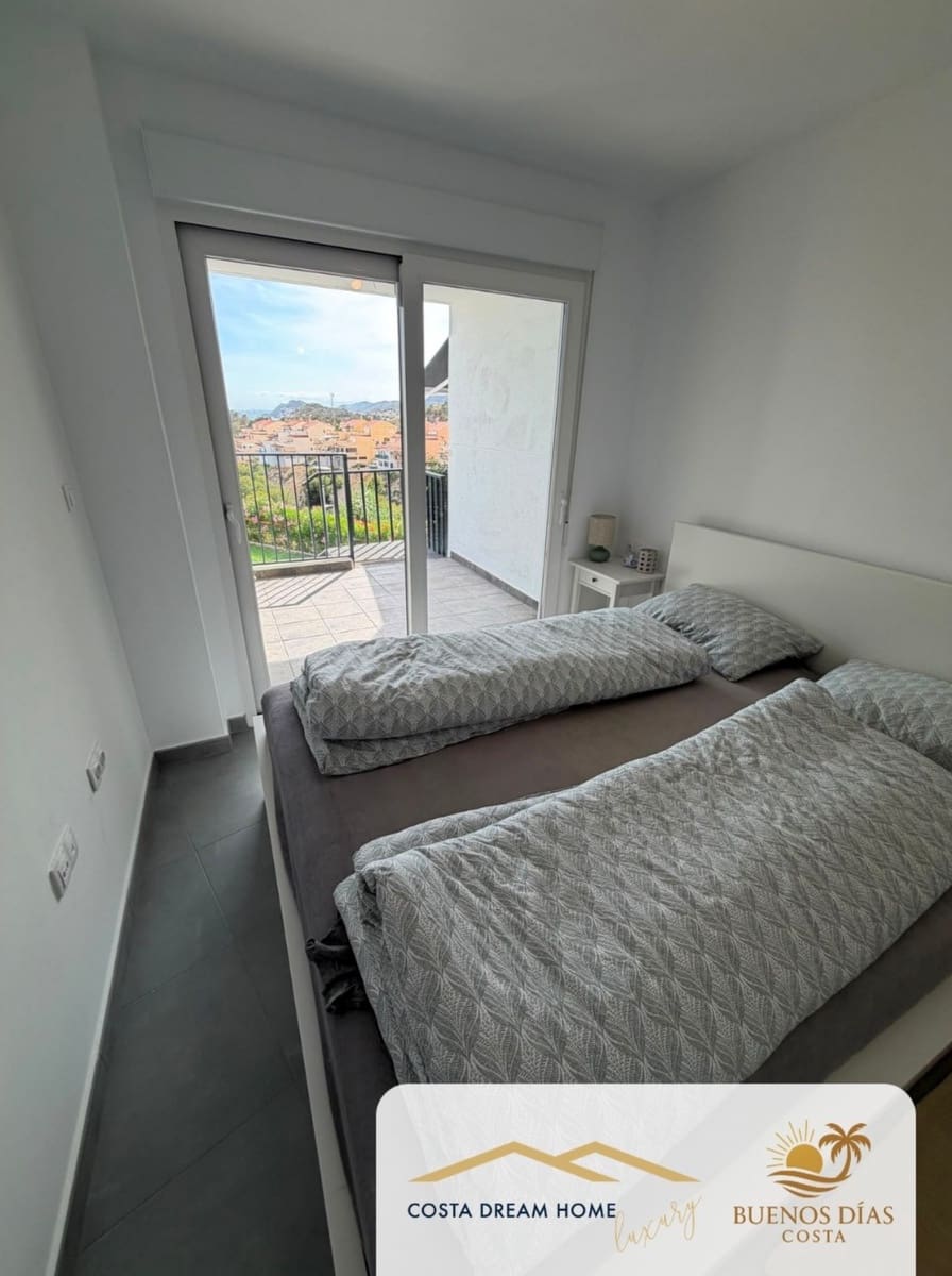 2 soveværelse Rækkehus til salg i Montiboli med swimmingpool garage - € 523.000 (Ref: 9944605)