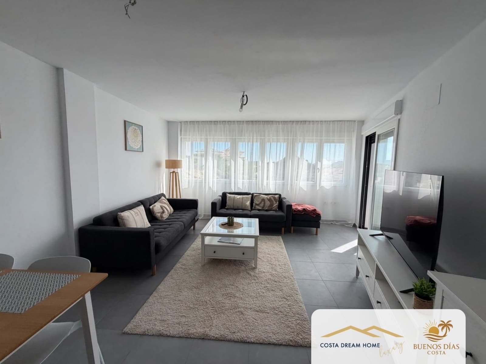 2 soveværelse Rækkehus til salg i Montiboli med swimmingpool garage - € 523.000 (Ref: 9944605)