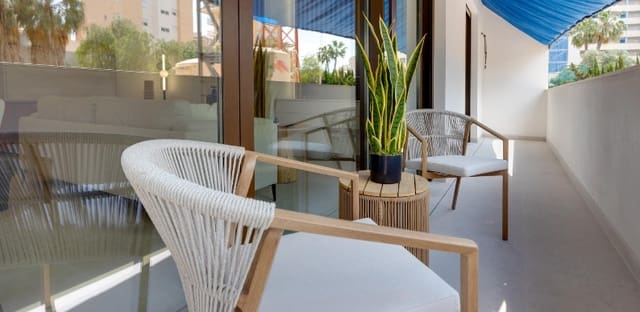 Apartamento de 2 habitaciones en Guardamar del Segura en venta con piscina garaje - 355.000 € (Ref: 9975889)