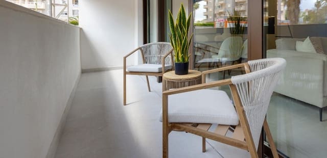 Apartamento de 2 habitaciones en Guardamar del Segura en venta con piscina garaje - 355.000 € (Ref: 9975889)