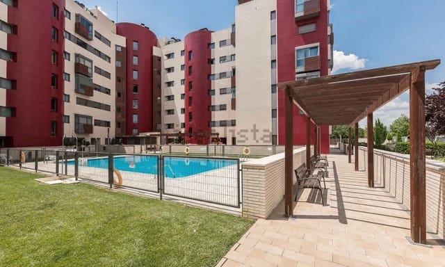 Ático de 1 habitación en Madrid ciudad en venta con piscina garaje - 148.000 € (Ref: 9868066)