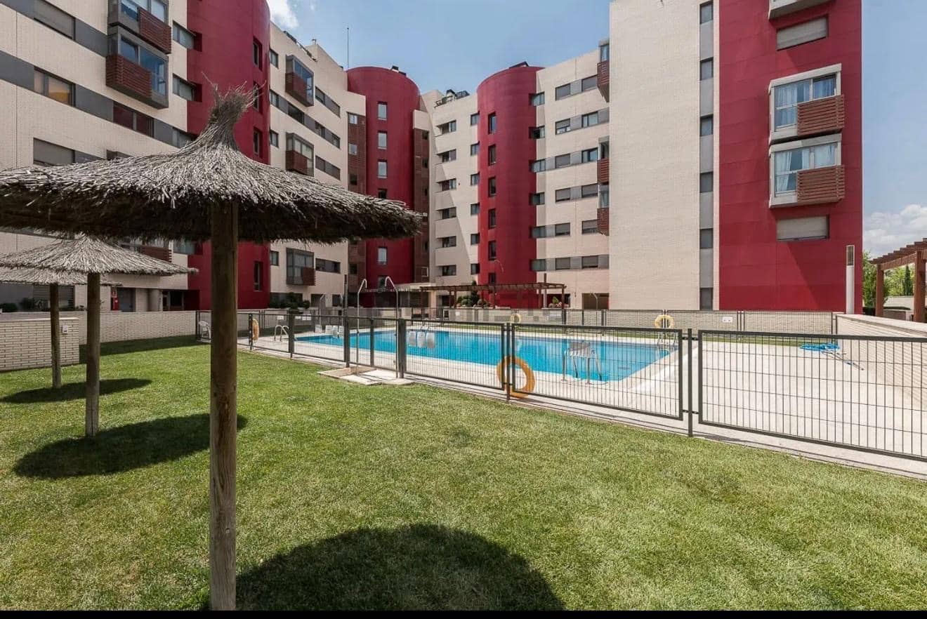 Ático de 1 habitación en Madrid ciudad en venta con piscina garaje - 148.000 € (Ref: 9868066)