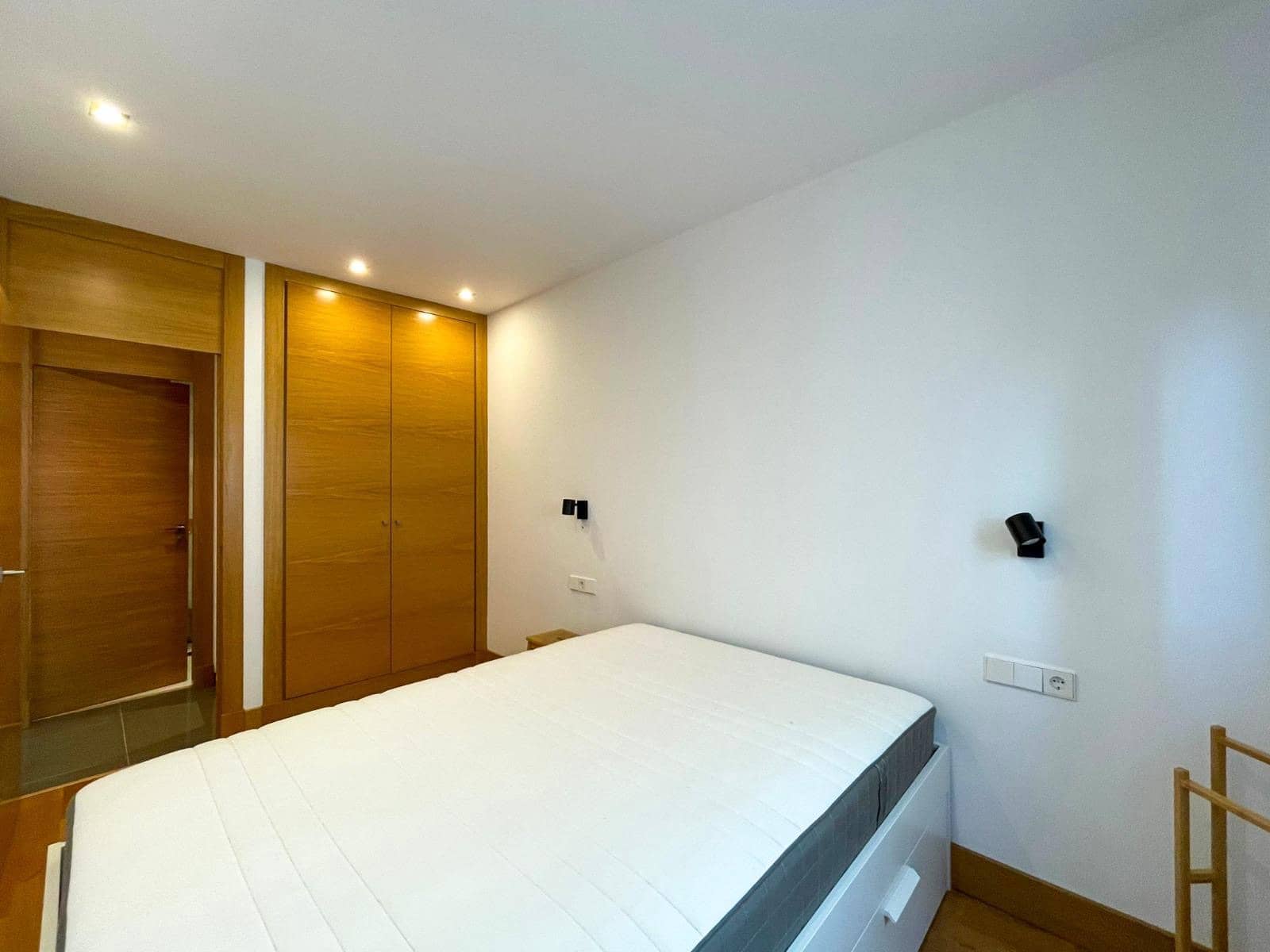 Ático de 1 habitación en Madrid ciudad en venta con piscina garaje - 148.000 € (Ref: 9868066)