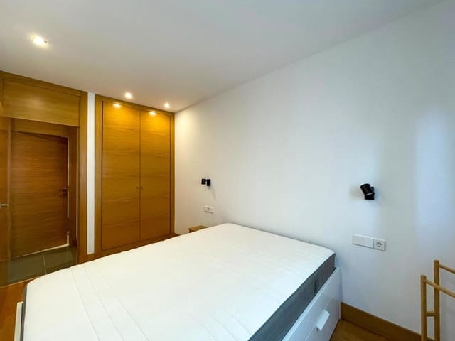 Ático de 1 habitación en Madrid ciudad en venta con piscina garaje - 148.000 € (Ref: 9868066)