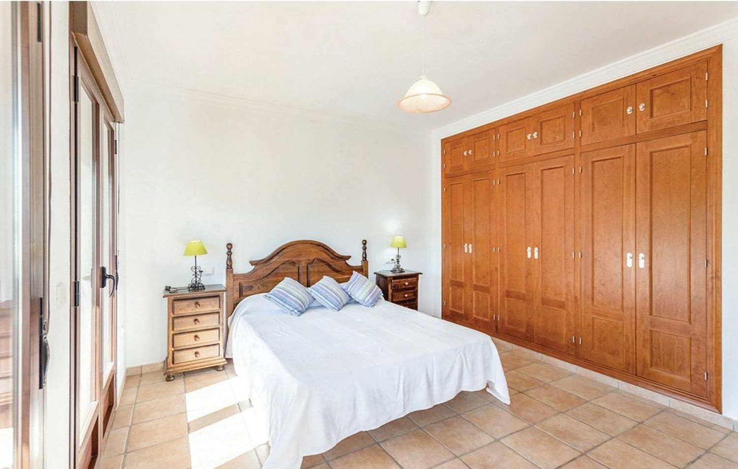 4 camera da letto Villa in vendita in Iznajar con piscina garage - 900.000 € (Rif: 10098596)