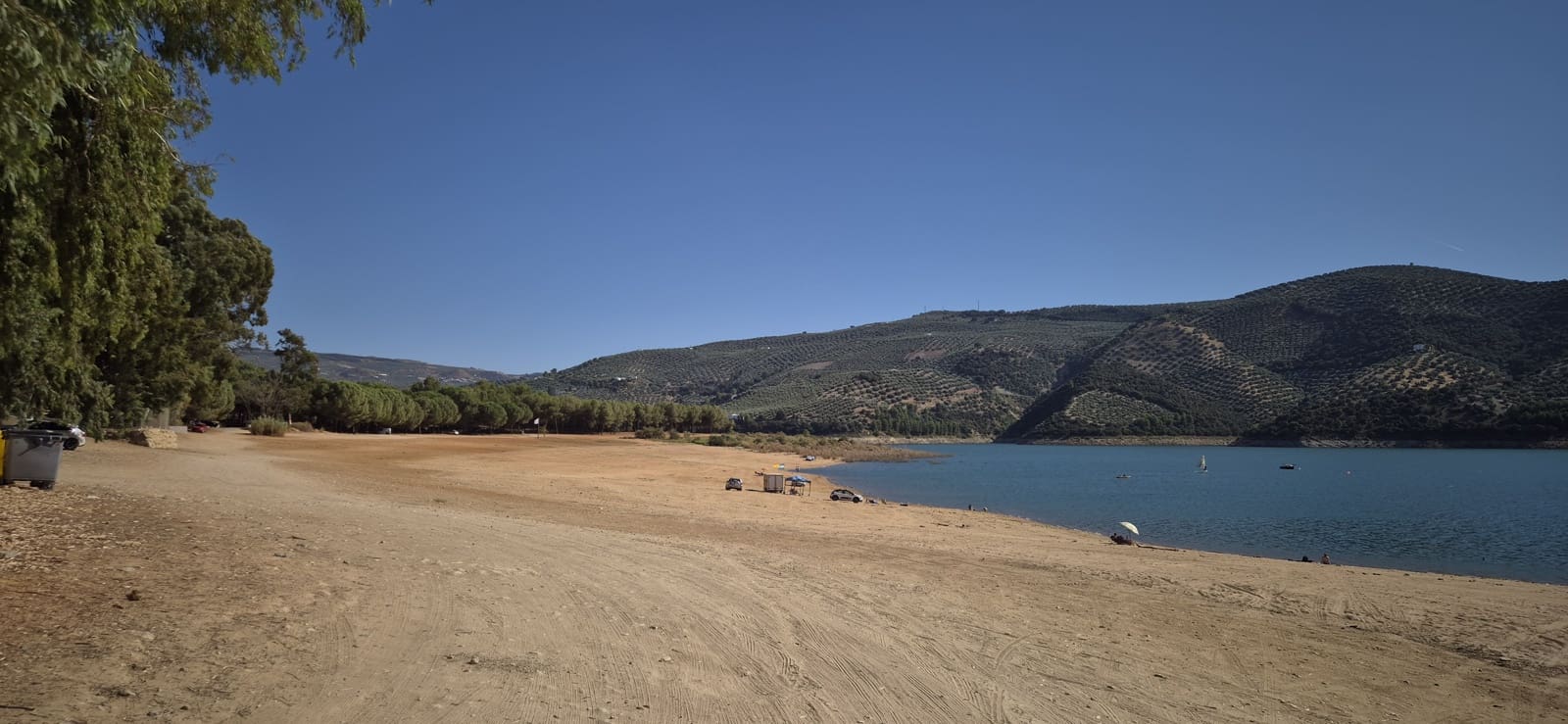4 bedroom Villa for sale in Iznajar with pool garage - € 850,000 (Ref: 10098596)