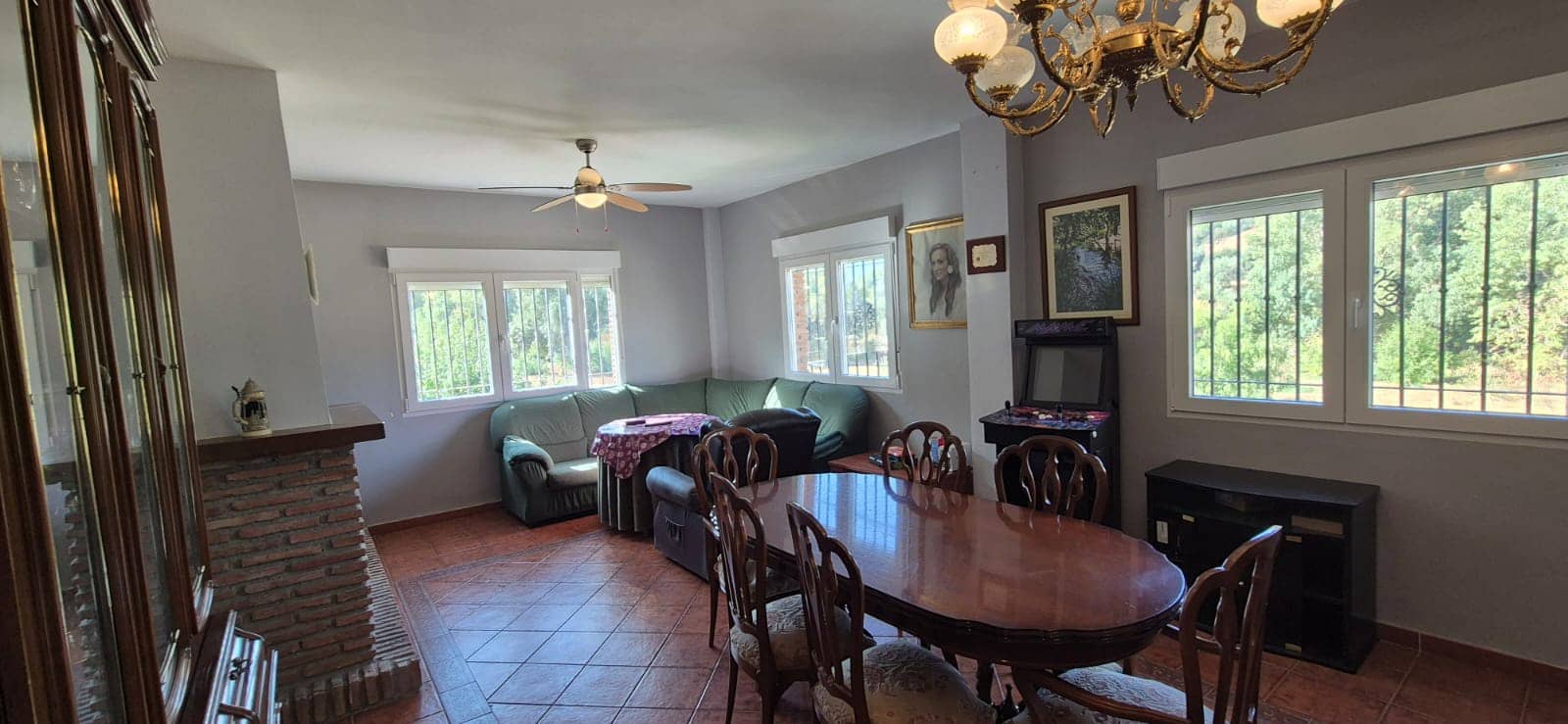 6 bedroom Villa for sale in Loja with garage - € 320,000 (Ref: 10118010)