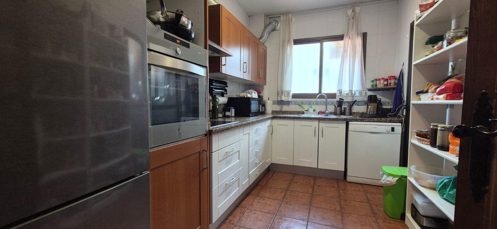6 bedroom Villa for sale in Loja with garage - € 320,000 (Ref: 10118010)