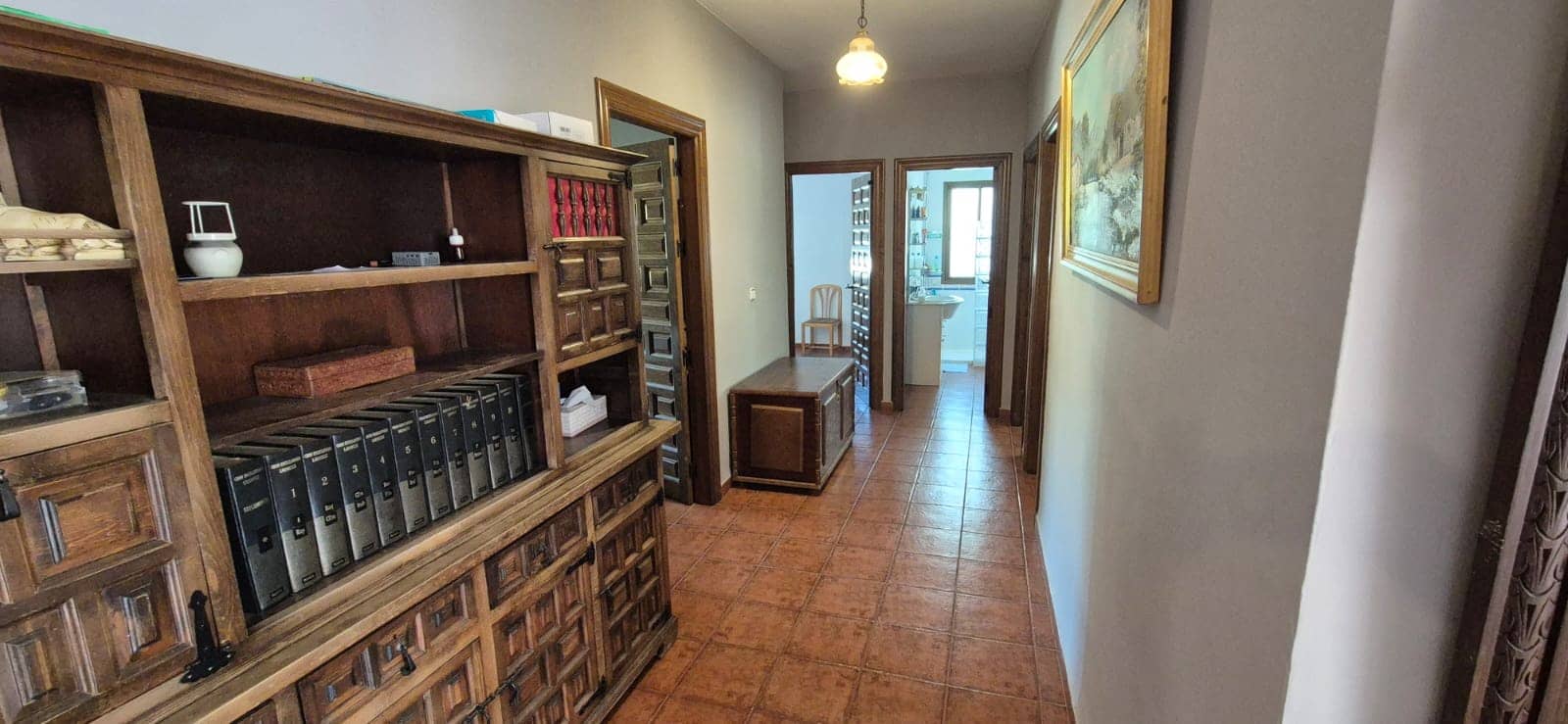 6 bedroom Villa for sale in Loja with garage - € 320,000 (Ref: 10118010)
